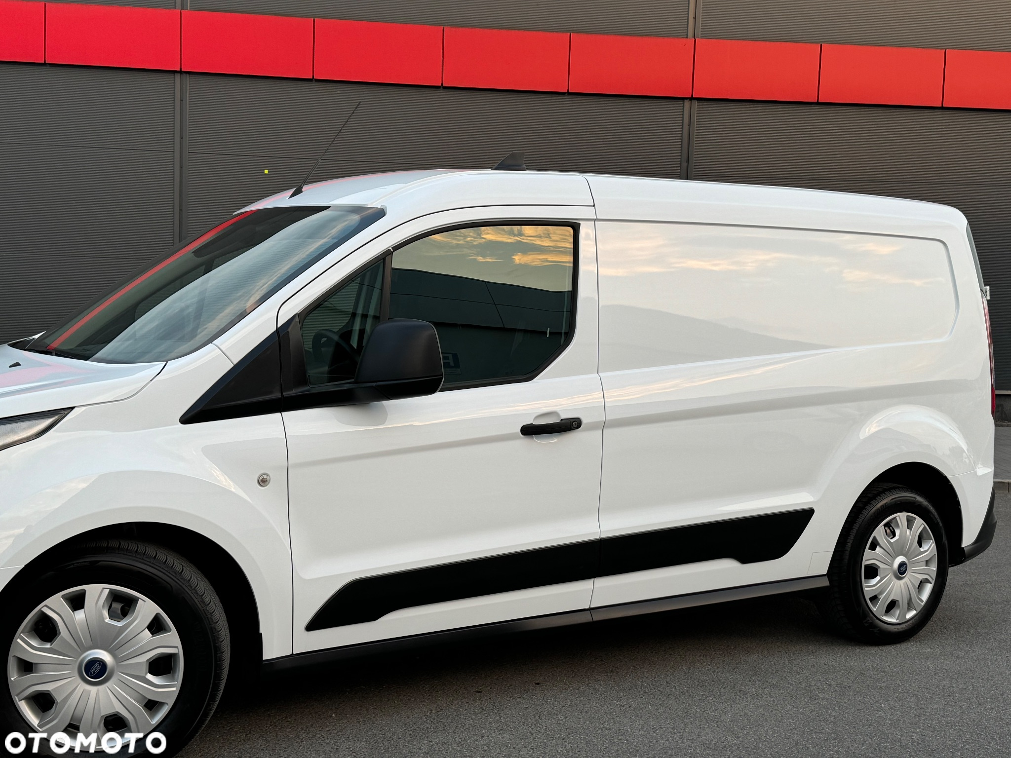 Ford Transit Connect - 13