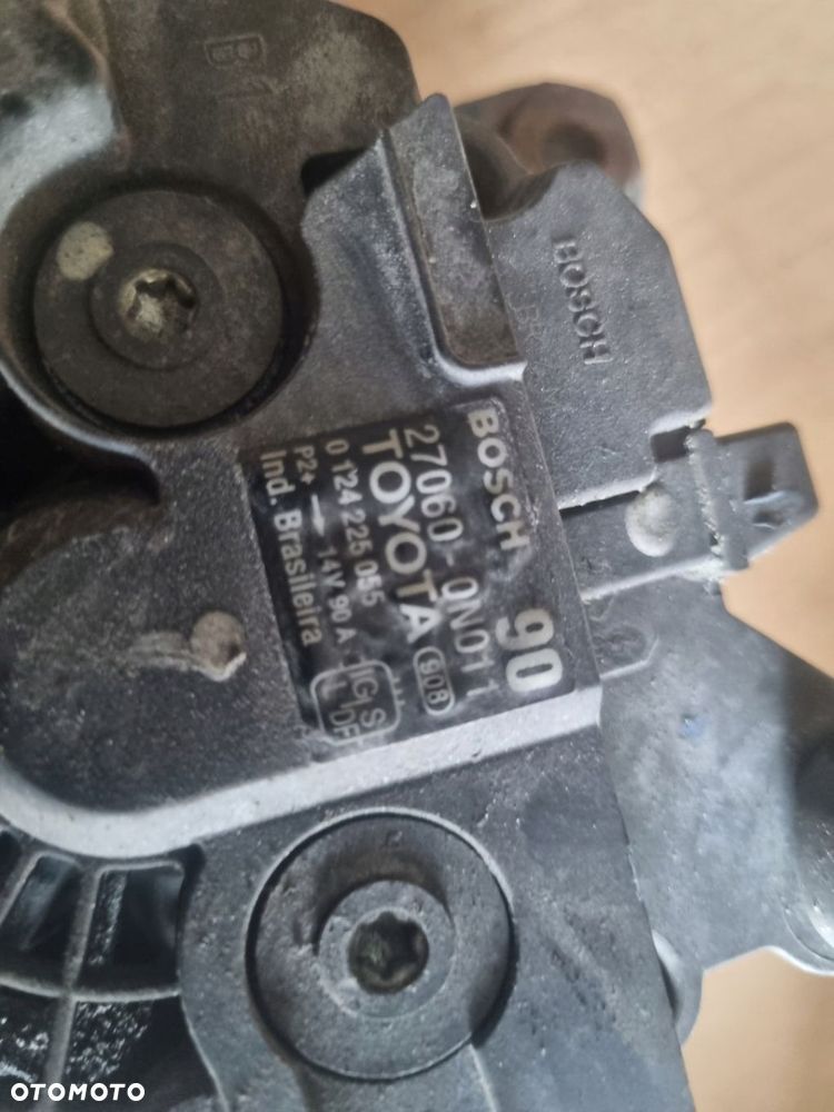 Alternator Toyota Yaris II 1.4 D4D 27060-0N211 - 3