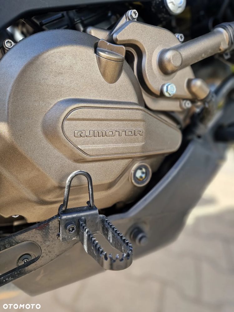 QJMOTOR SVT 650 - 12