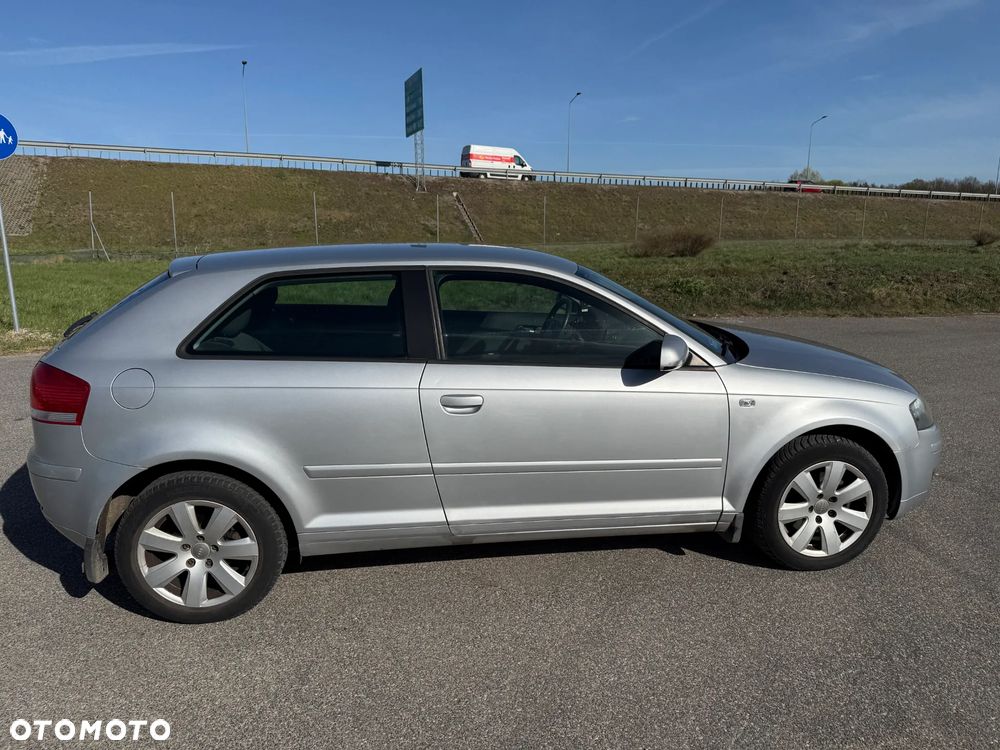 Audi A3 3-drzwiowe 1.6 Ambiente - 11