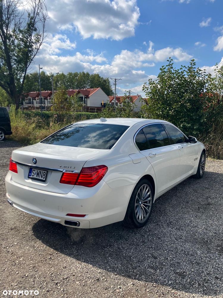 BMW Seria 7 740Li - 4