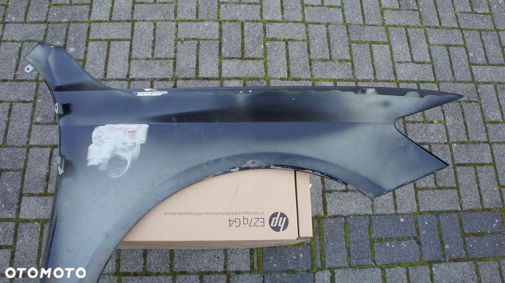 PRZEDNI LEWY BLOTNIK AUDI Q5 8R0 - 6