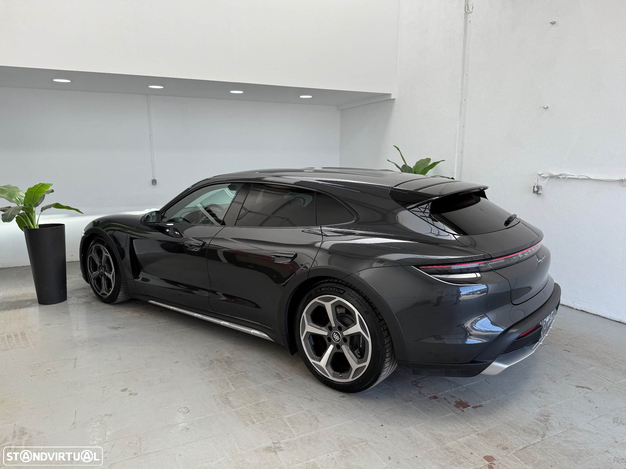 Porsche Taycan Cross Turismo 4 - 4