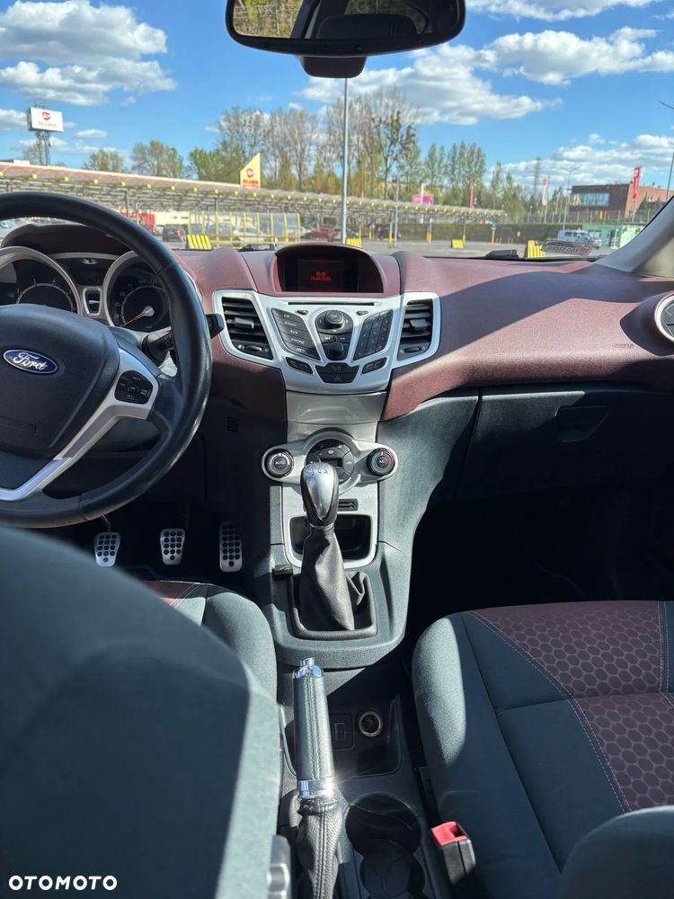 Ford Fiesta 1.4 Titanium - 9