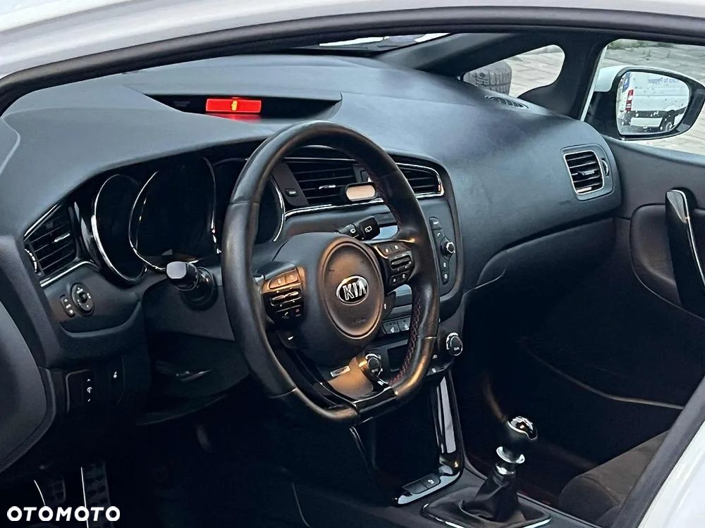 Kia Ceed Cee'd 1.6 T-GDI GT - 14