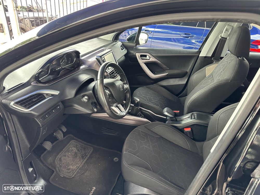 Peugeot 2008 1.2 VTi Active - 11