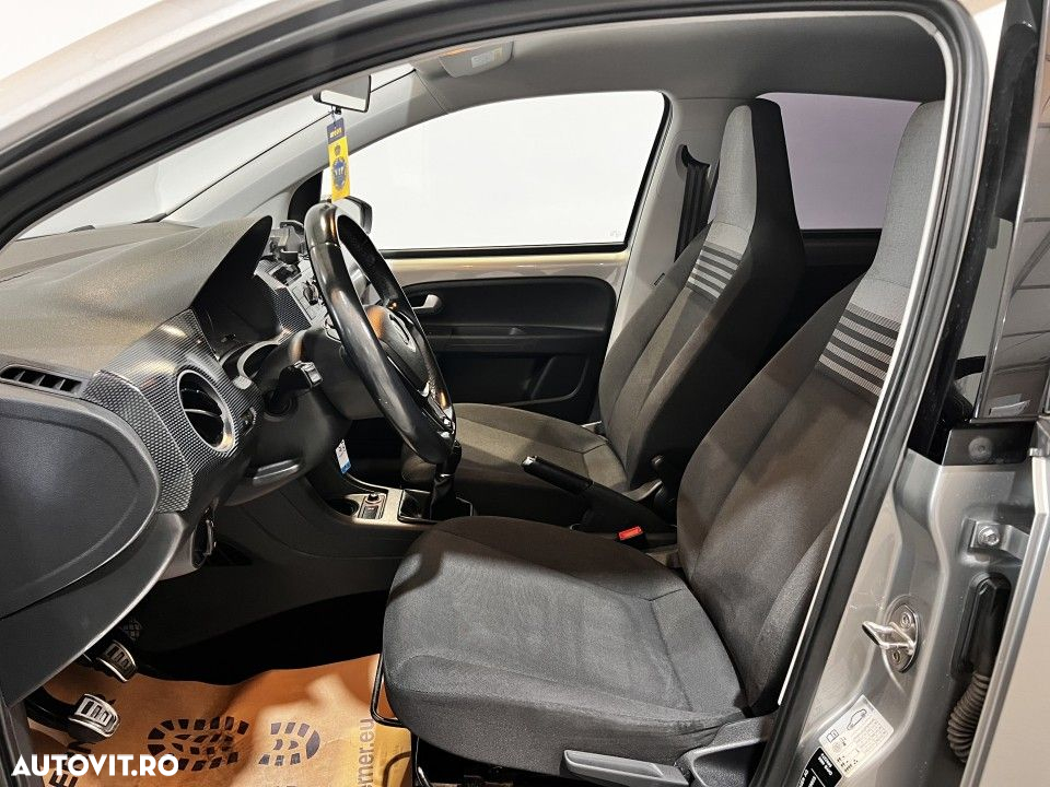 Volkswagen up! - 6