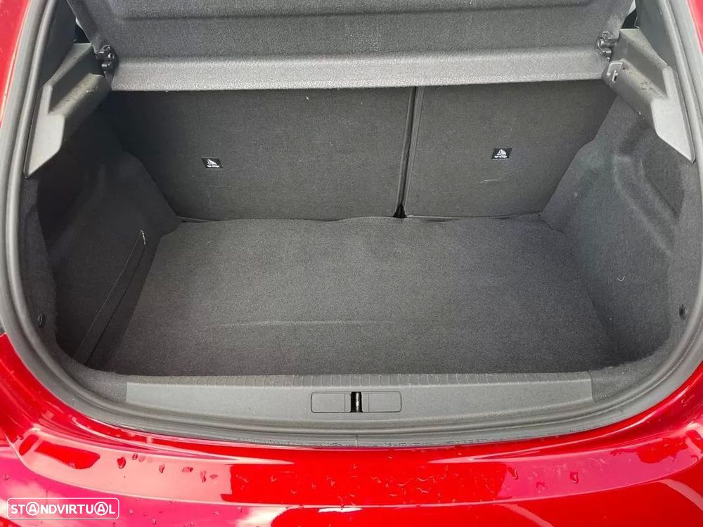 Peugeot 208 - 5