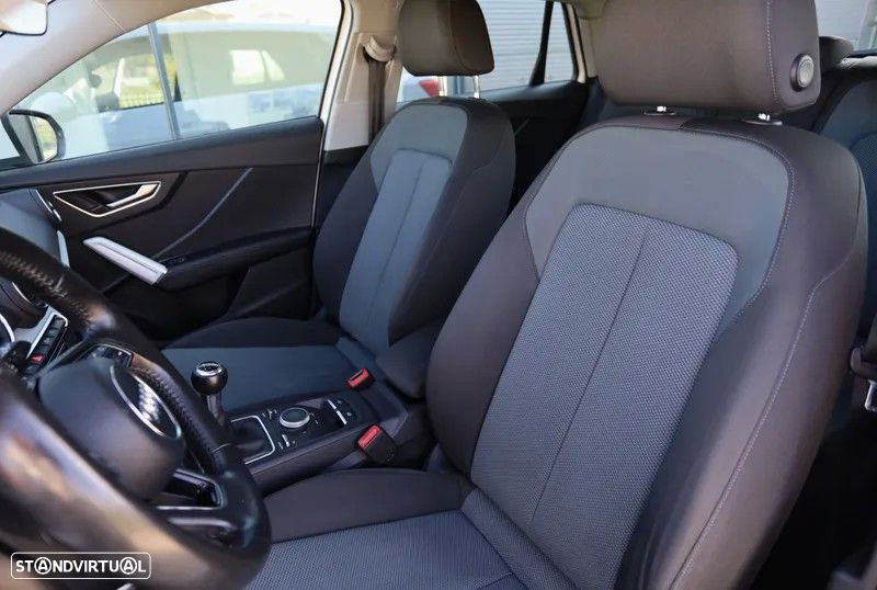 Audi Q2 1.6 TDI Design - 8
