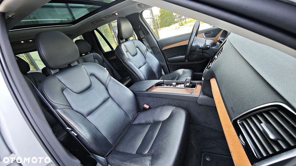 Volvo XC 90 - 30