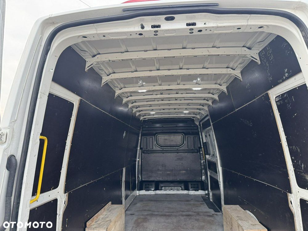 Volkswagen Crafter - 19