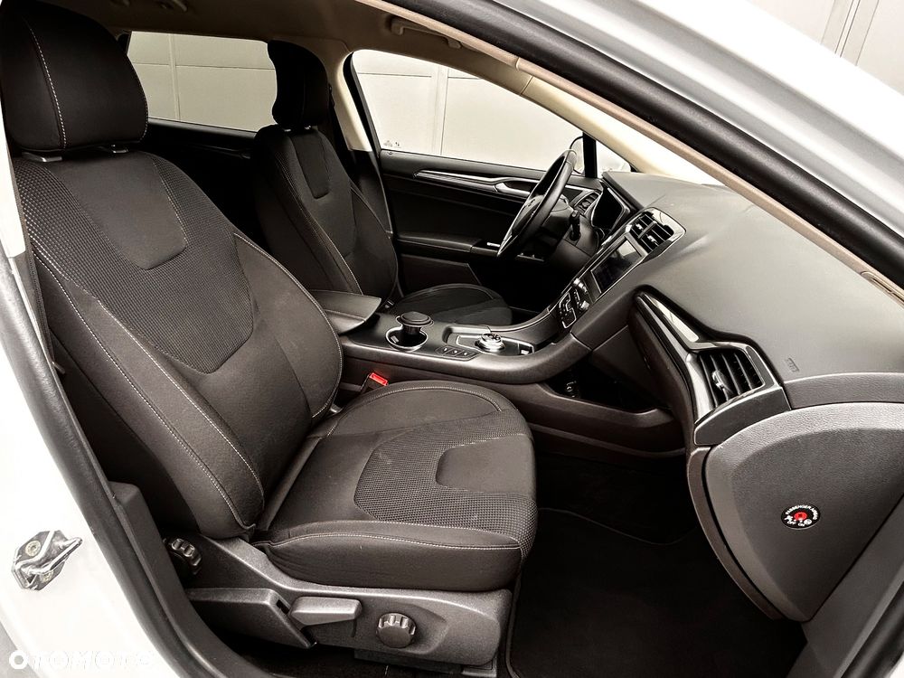 Ford Mondeo 2.0 EcoBlue Titanium - 28