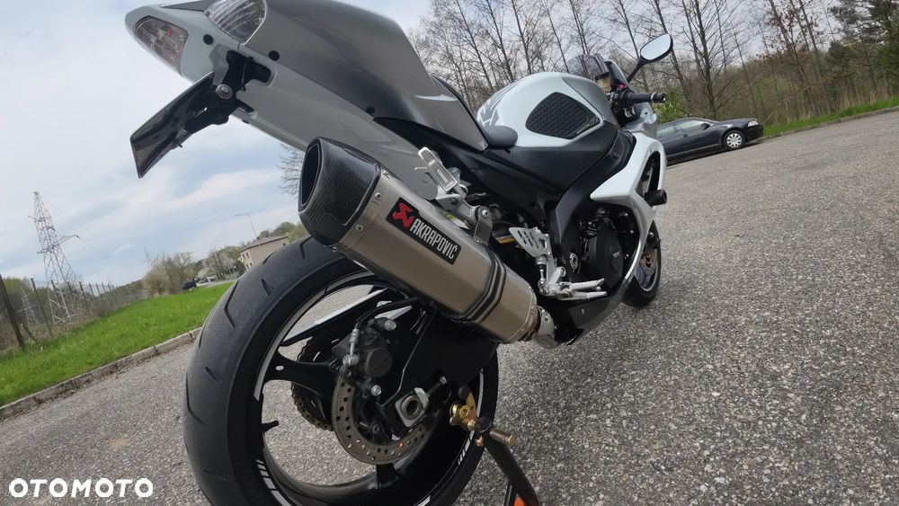 Suzuki GSX-R - 9