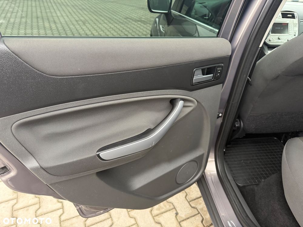 Ford Kuga 2.0 TDCi 2x4 Titanium - 14