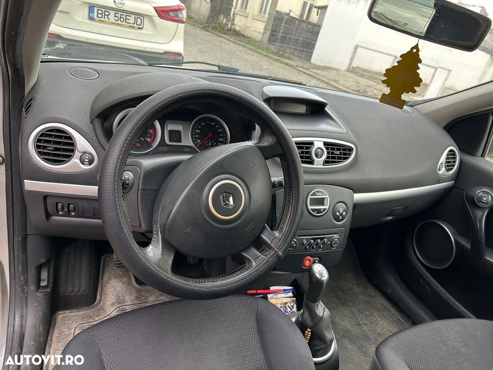 Renault Clio 1.5dCi Authentique - 9