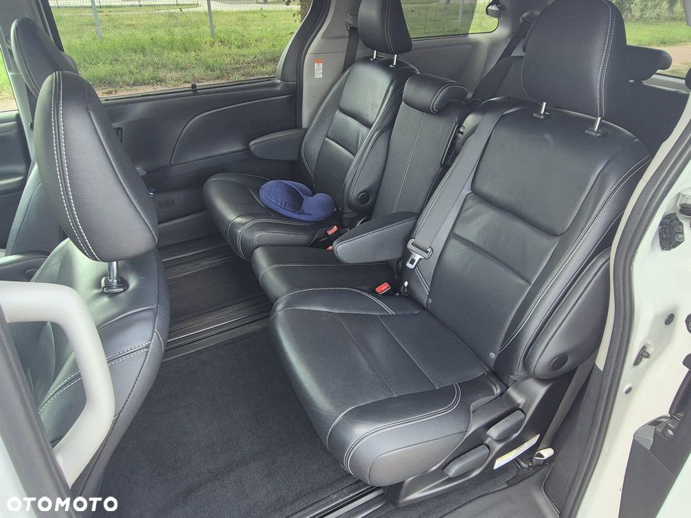 Toyota Sienna 3.5 V6 SE - 12