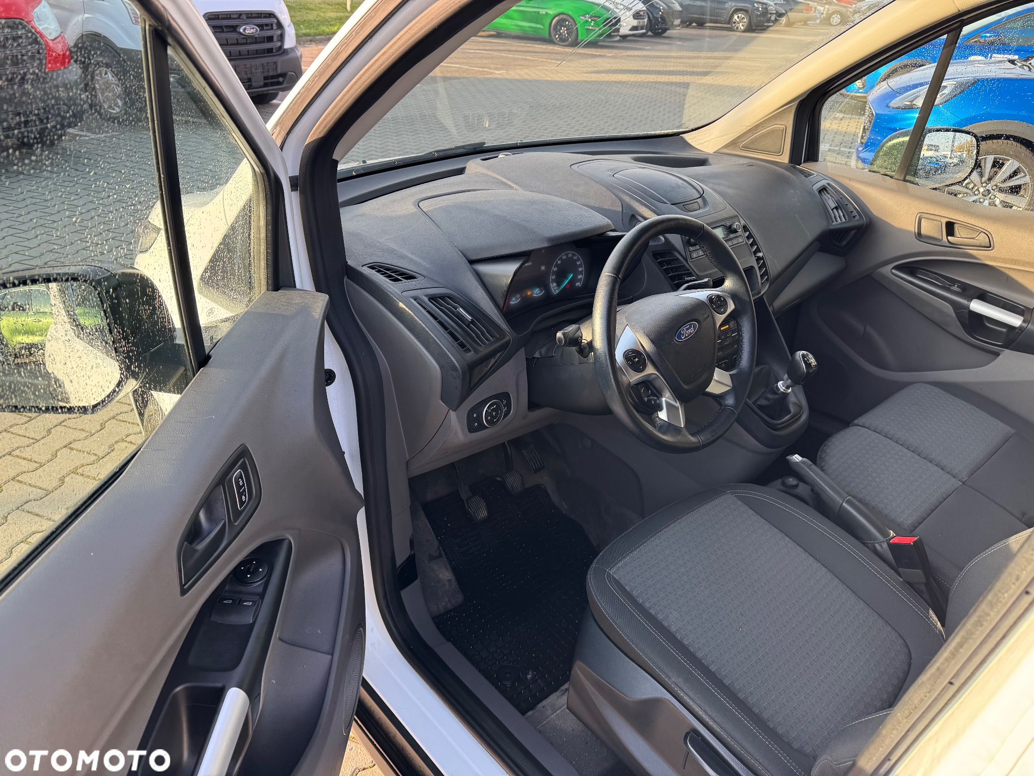 Ford Transit Connect - 8