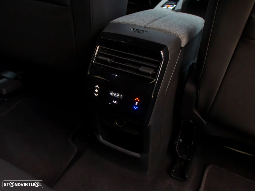 Peugeot 5008 1.2 Hybrid Allure e-DCS6 - 14
