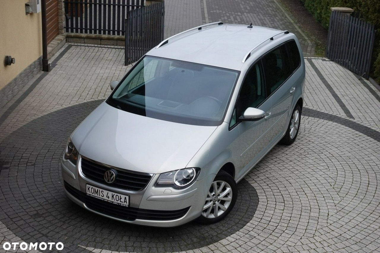 Volkswagen Touran - 19