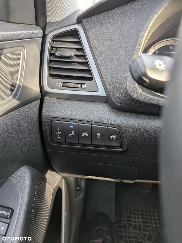 Hyundai Tucson 2.0 CRDi 4WD Advantage - 8