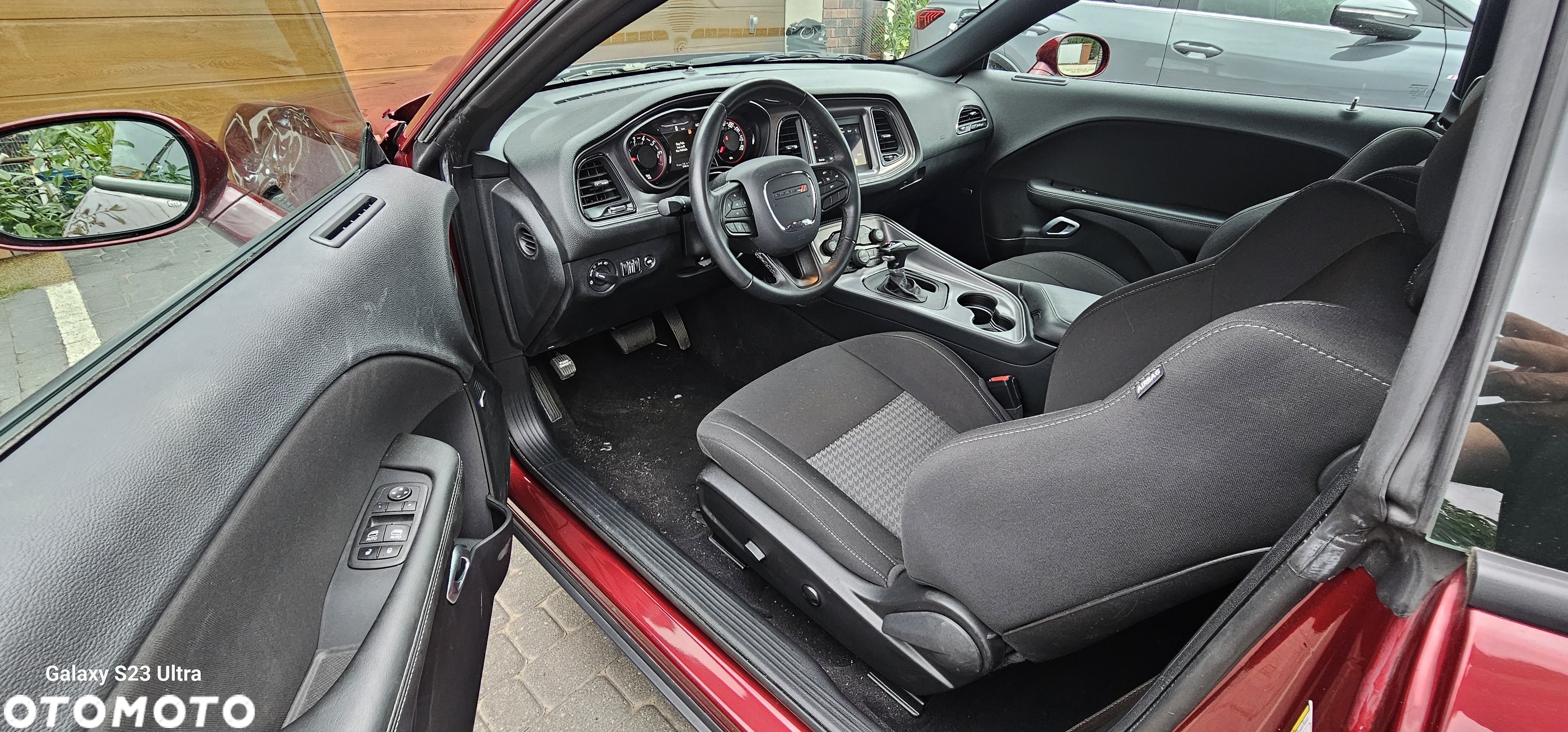 Dodge Challenger - 10