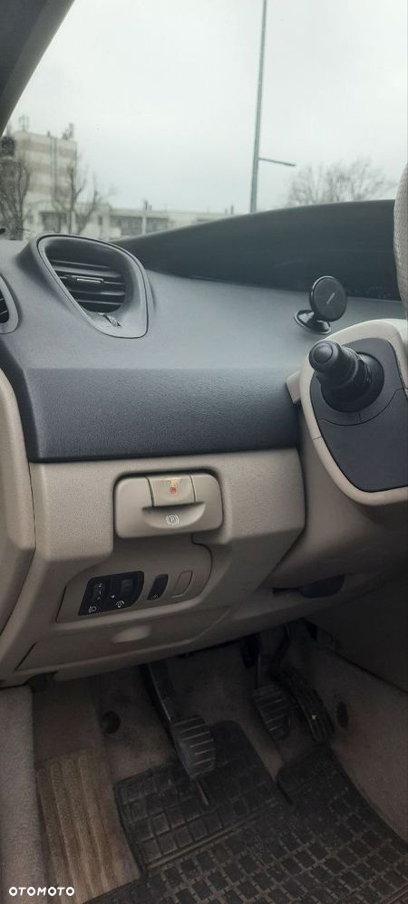 Renault Scenic 1.5 dCi Privilege - 17