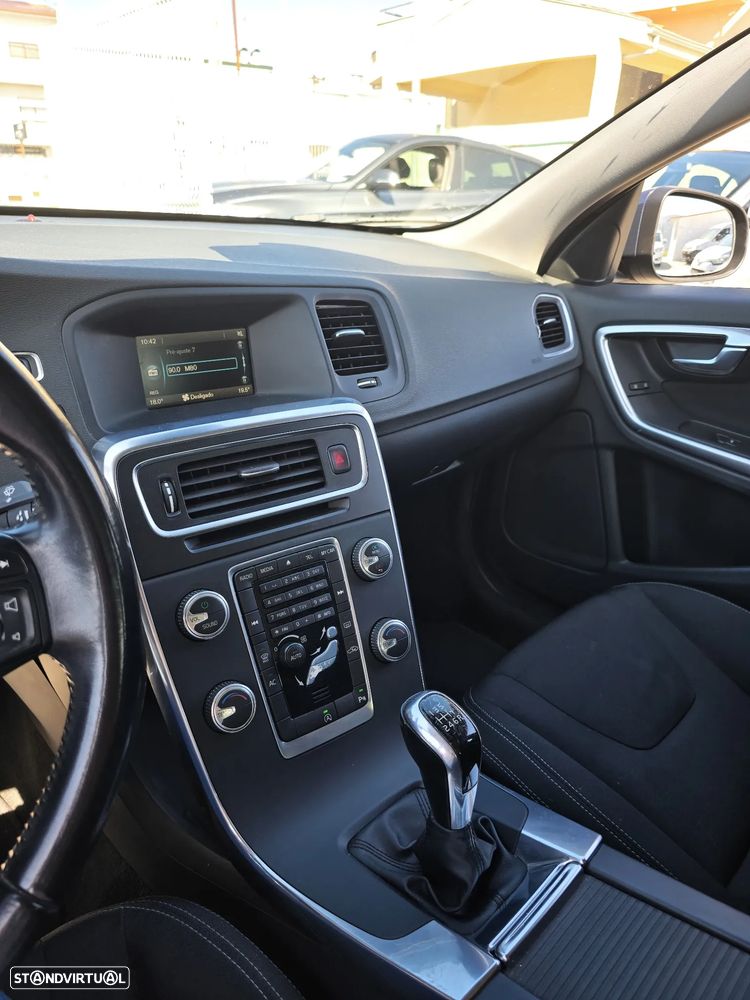 Volvo V60 2.0 D4 Kinetic - 13