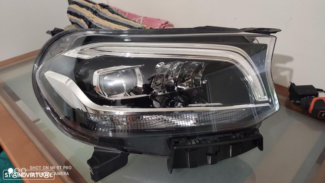 farol completo led performance Mercedes x470 - 1