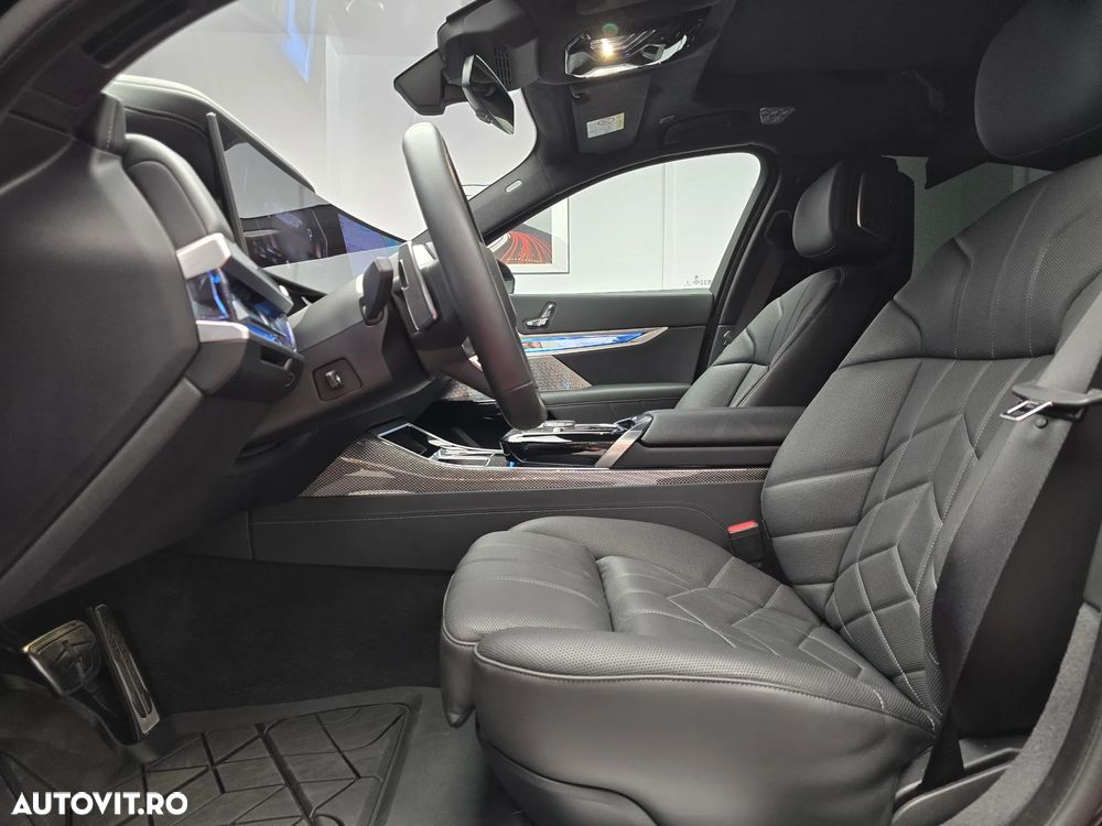 BMW Seria 7 740d xDrive MHEV - 29