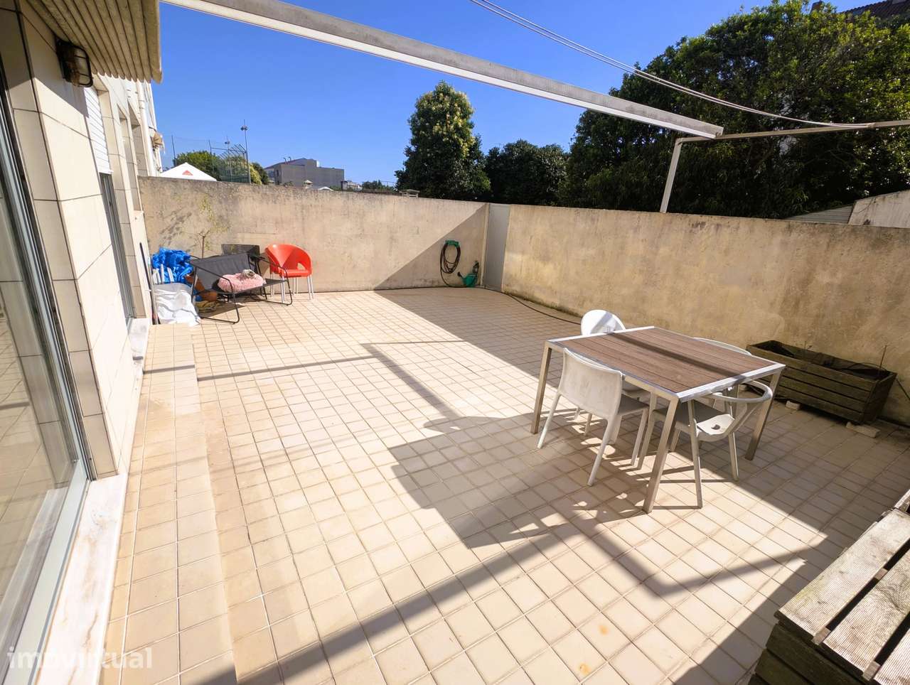 T0 para arrendamento com Enorme Terraço Privado – São Mamede de Infest - Grande imagem: 4/13