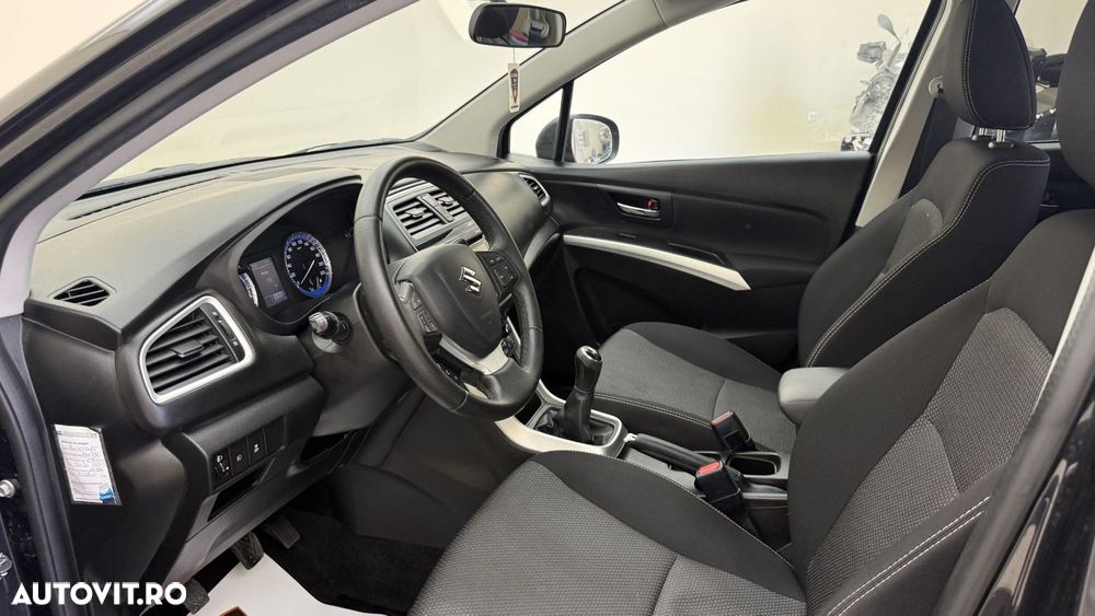 Suzuki S-Cross - 12