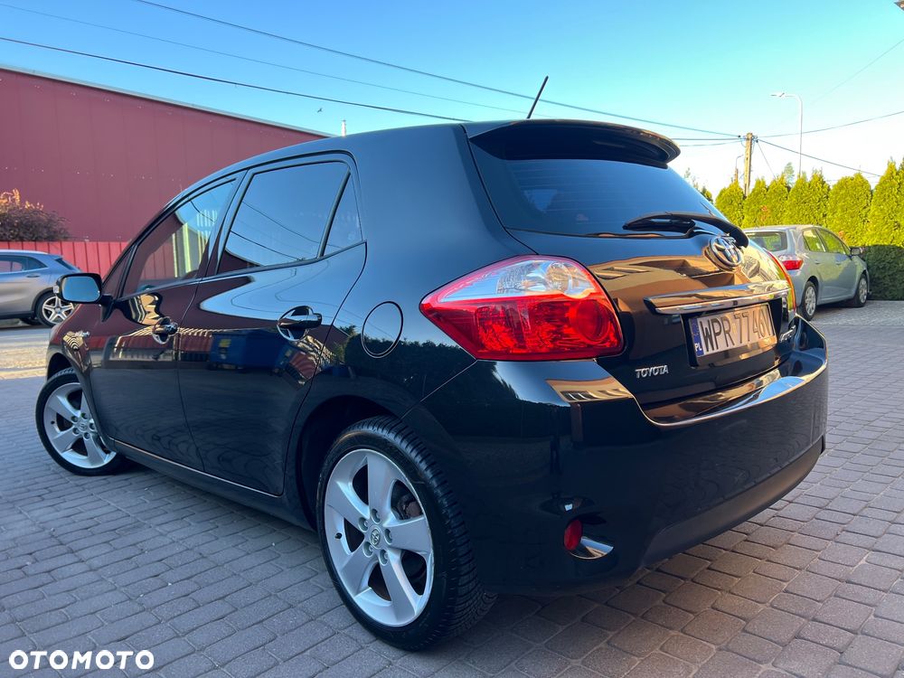 Toyota Auris - 12
