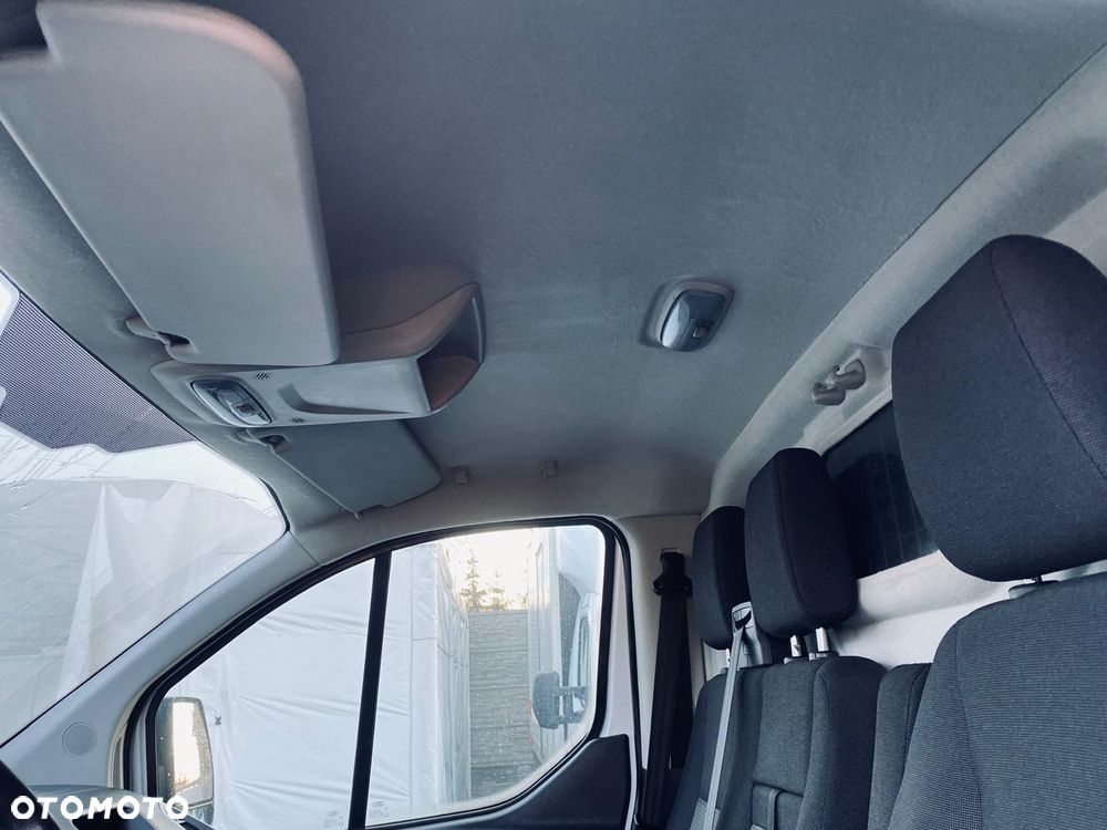 Ford TRANSIT CUSTOM - 13