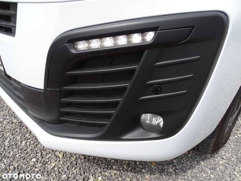 Opel VIVARO - 31