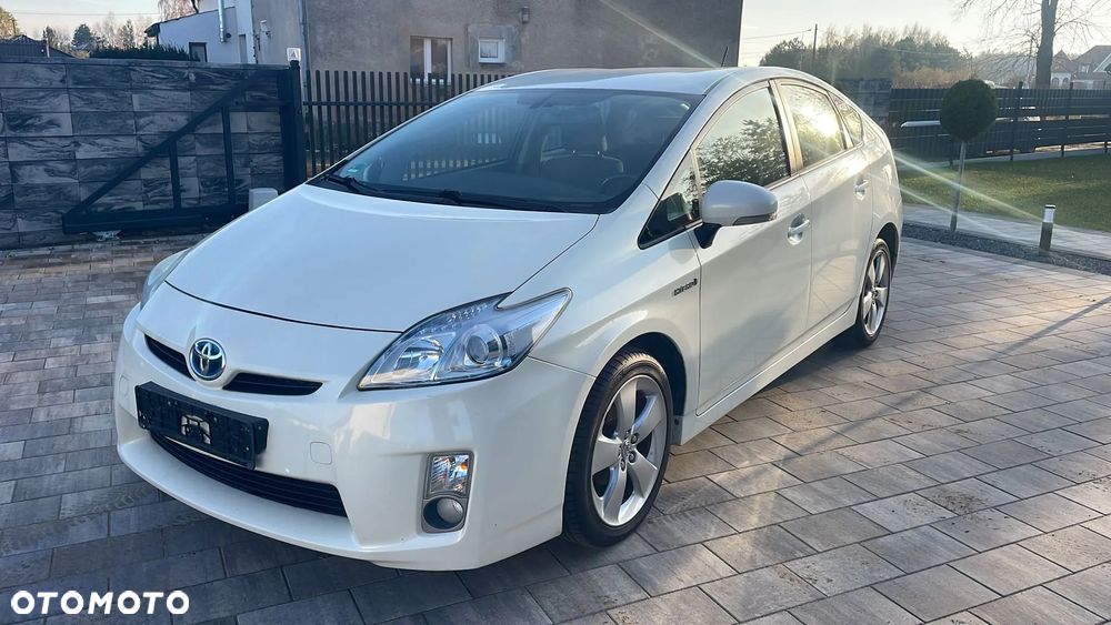 Toyota Prius 1.8 HSD Premium - 1