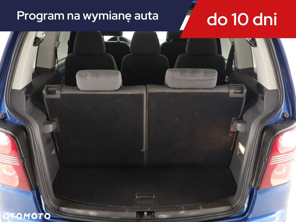 Volkswagen Touran - 18