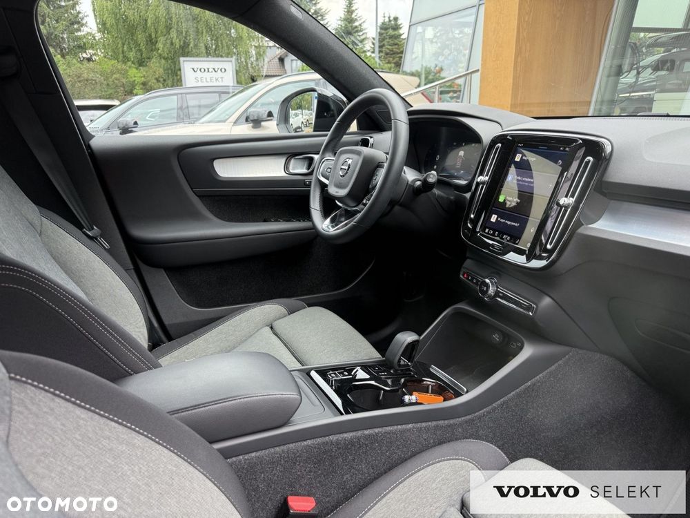 Volvo XC 40 - 25