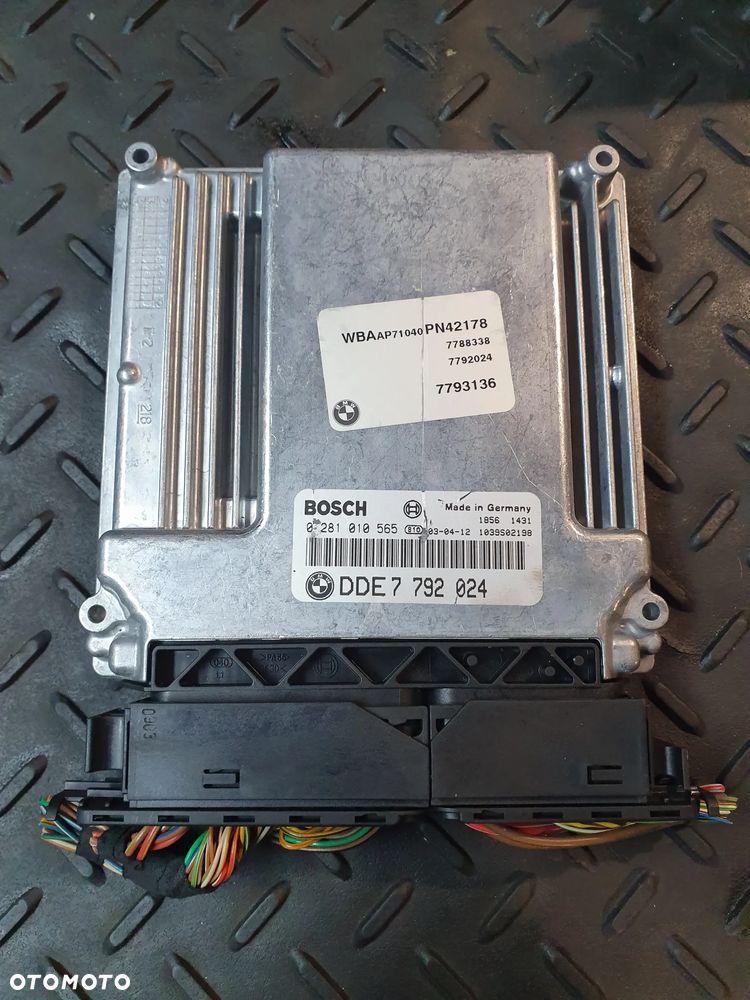 BMW 3 E46 2.0D  KOMPUTER STEROWNIK SILNIKA 7792024  0281010565 - 1