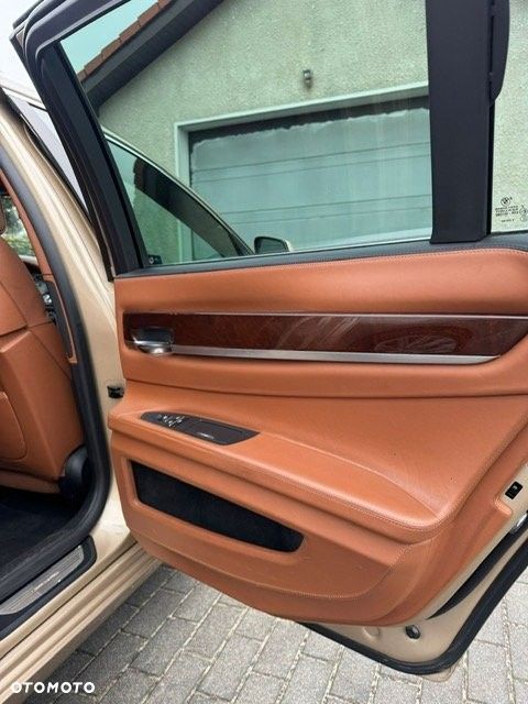 BMW Seria 7 740d xDrive - 13