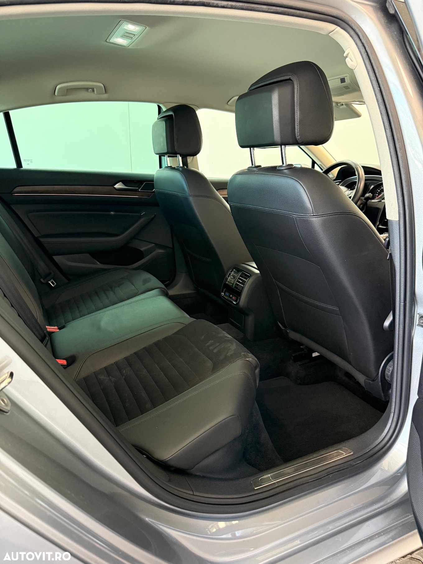 Volkswagen Passat 2.0 TDI DSG 4Motion R Executive - 9