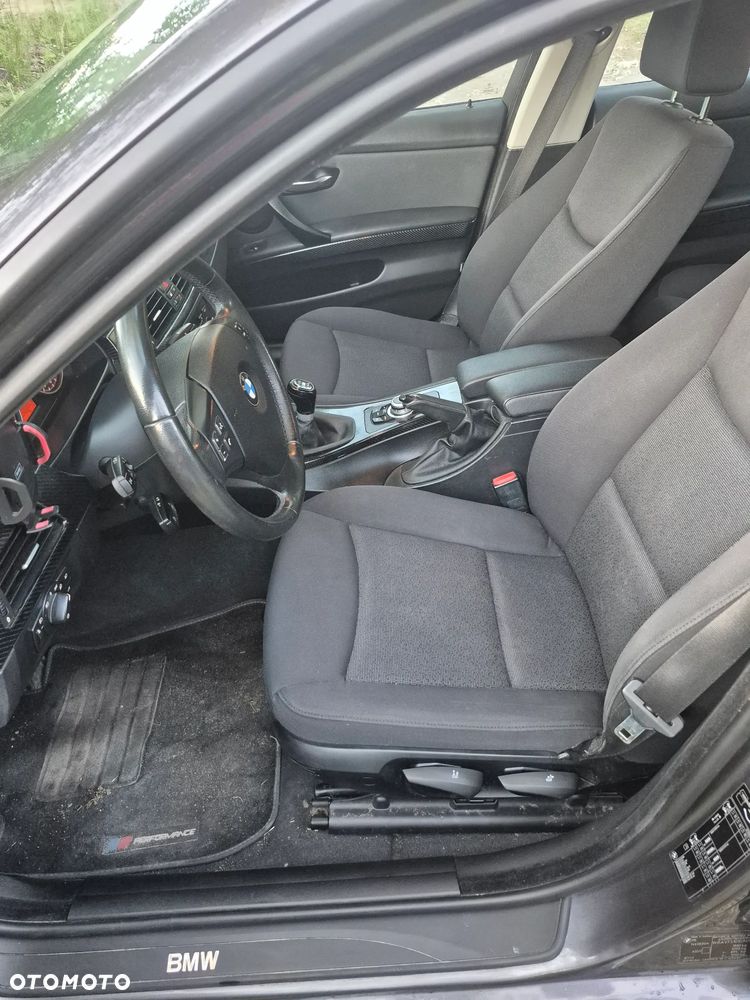 BMW Seria 3 318i - 11