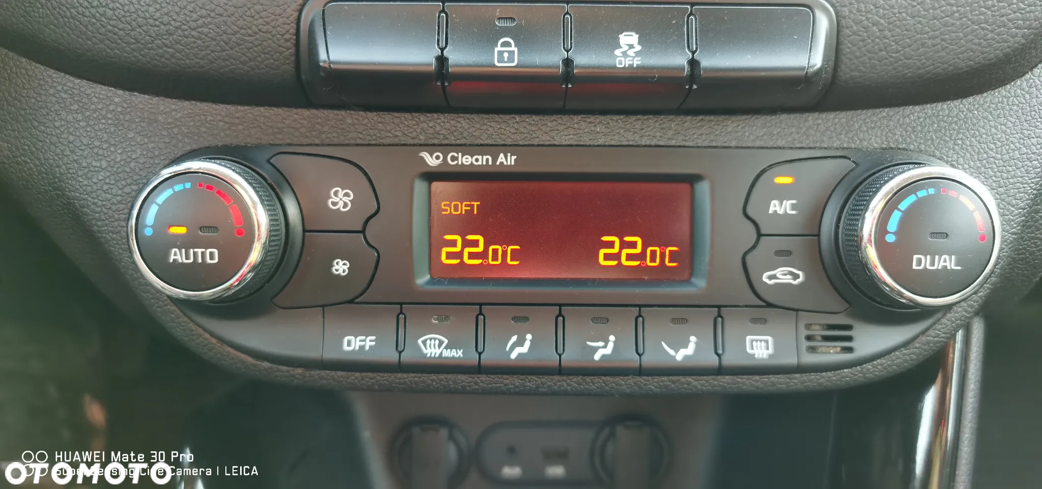 Kia Ceed 1.6 CRDi 128 ISG SW Platinum Edition - 33
