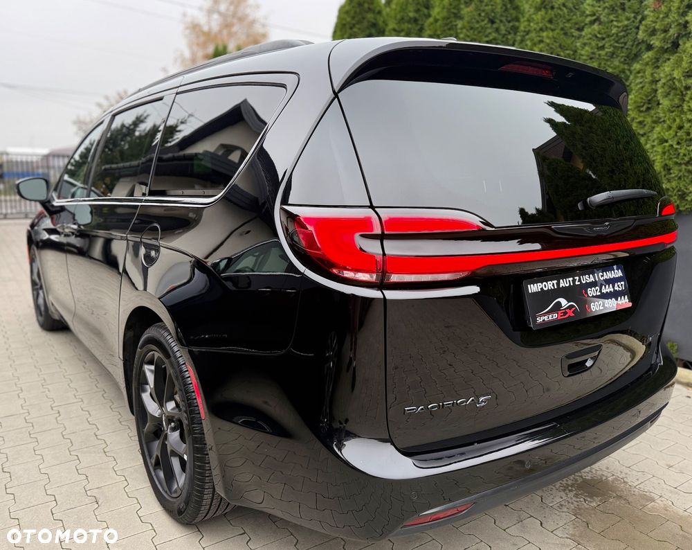 Chrysler Pacifica - 9