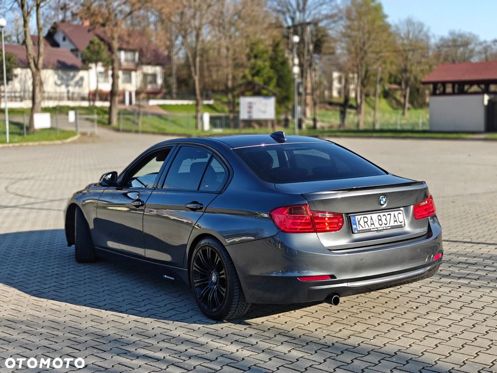 BMW Seria 3 320d Sport Line - 7