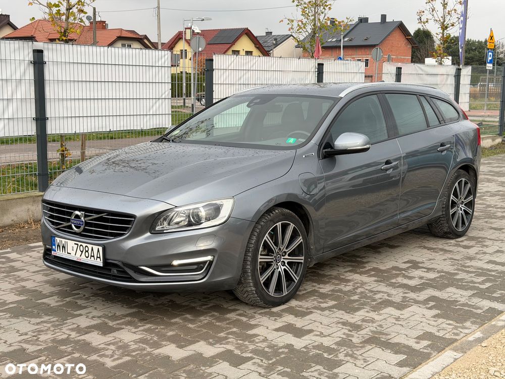 Volvo V60 D5 AWD Momentum - 1
