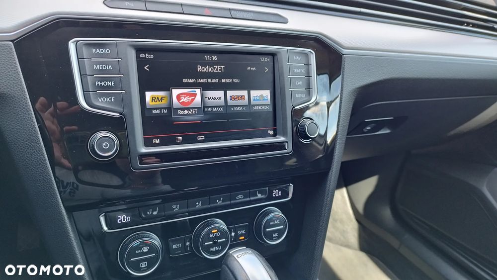 Volkswagen Passat Variant 2.0 TDI SCR DSG Comfortline - 26