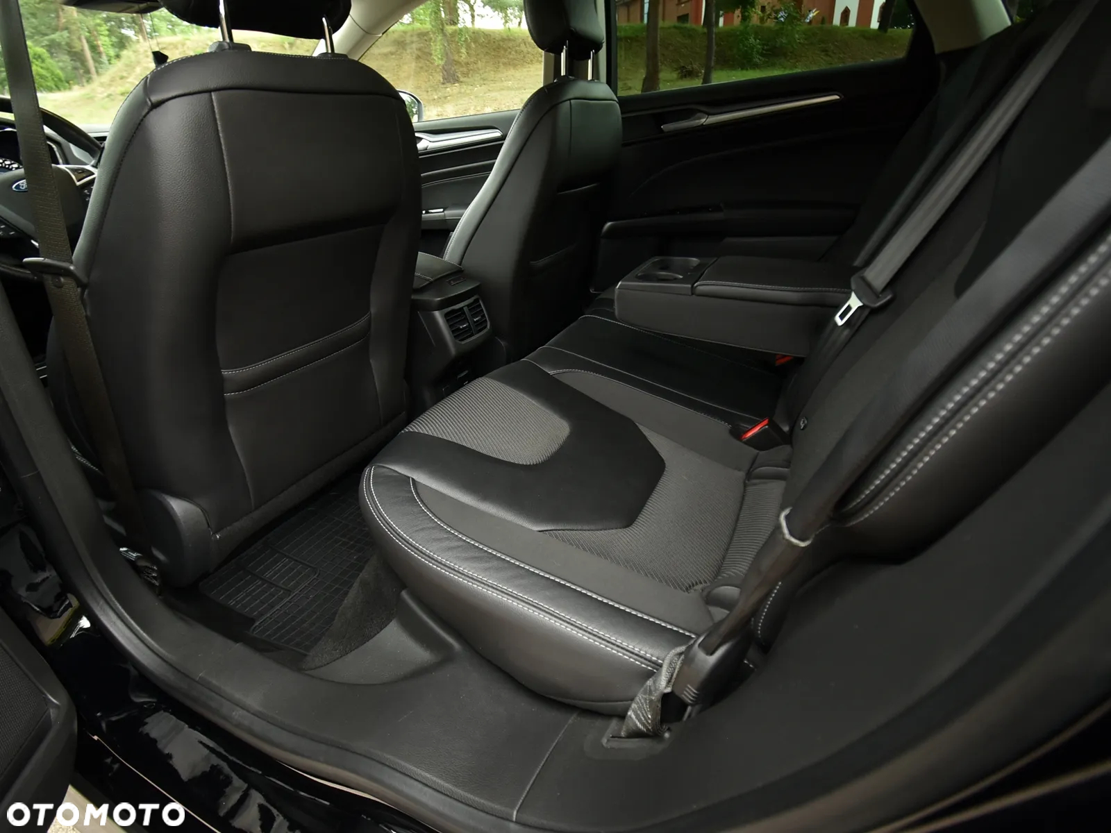 Ford Mondeo 2.0 TDCi ST-Line PowerShift - 14