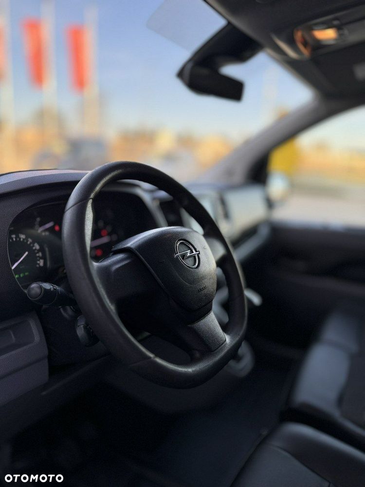 Opel Vivaro - 19