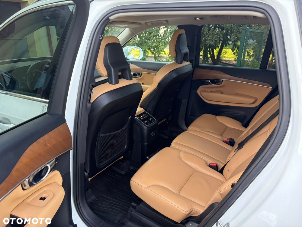 Volvo XC 90 T8 AWD Plug-In Hybrid Momentum 7os - 20