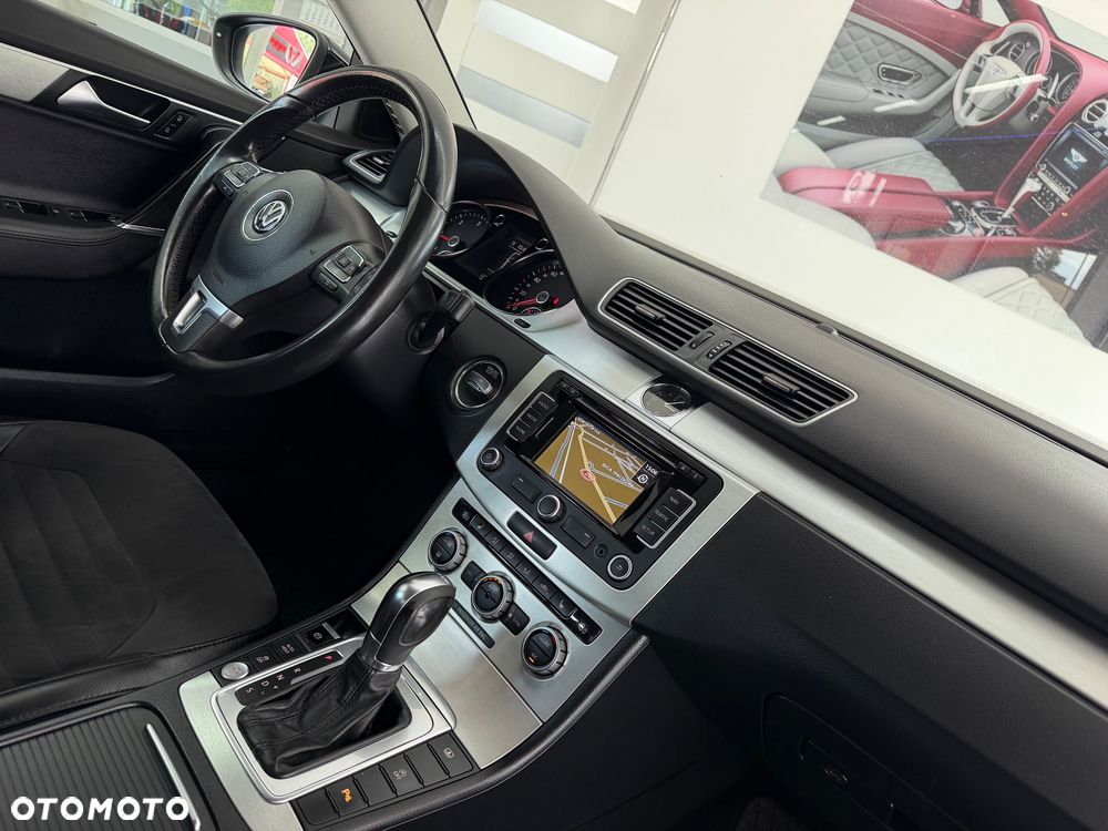 Volkswagen Passat - 20